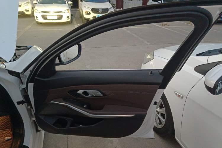 Used BMW 3 Series 2021 Facelifted 320Li M Sport Package
