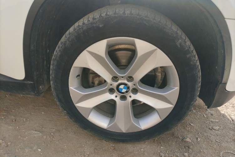 Used BMW X6 2012 xDrive35i Right Front Wheel Hub