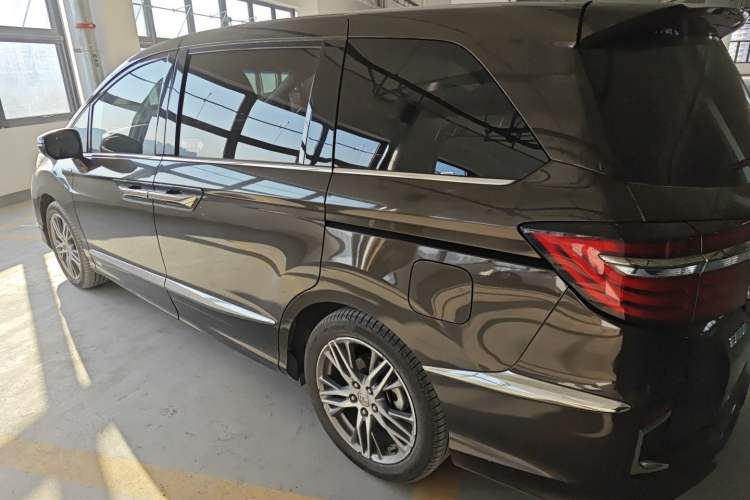 Used Honda Elysion 2019 2.0L Hybrid Supreme Edition