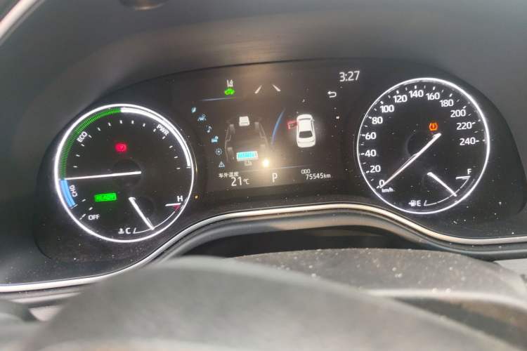 Used Toyota Avalon 2022 Dual-Engine 2.5L Luxury Edition Odometer Close Up