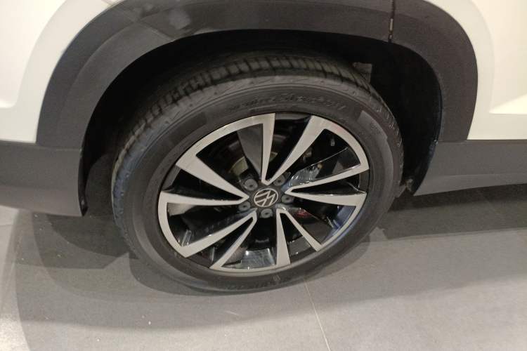 Used Volkswagen Tharu 2021 280TSI Two-Wheel-Drive Luxury Plus Edition Right Rear Wheel Hub