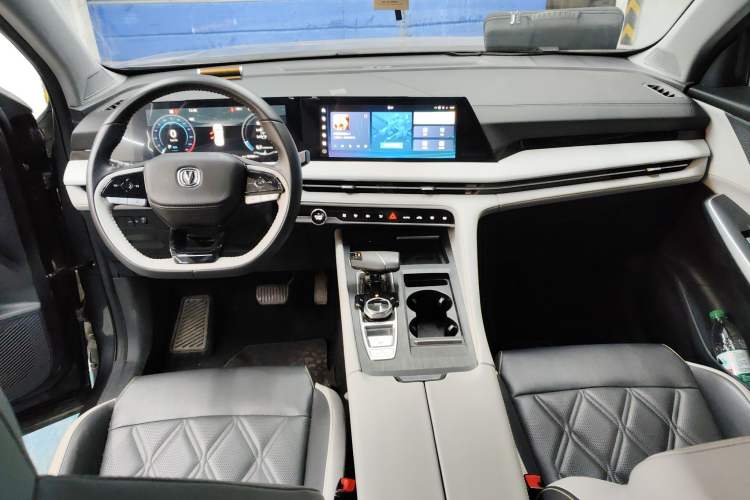 Used CHANGAN CS75 PLUS 2023 3rd Generation 1.5T Automatic Prestige Model
