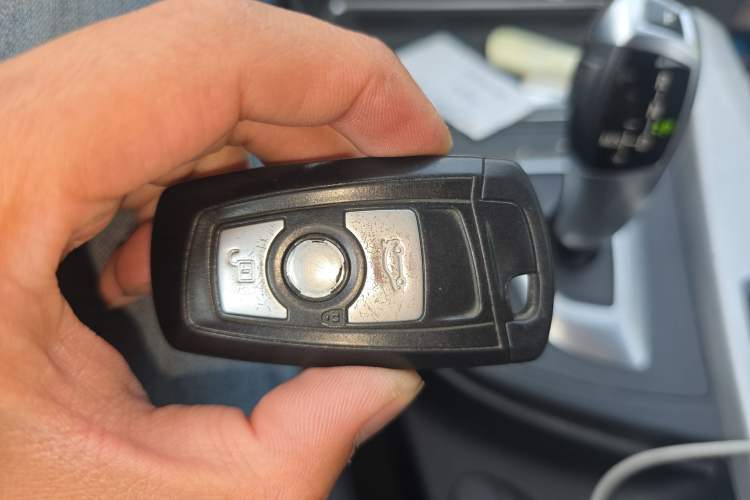 Used BMW 3 Series 2013 320i Sport Edition Vehicle Key