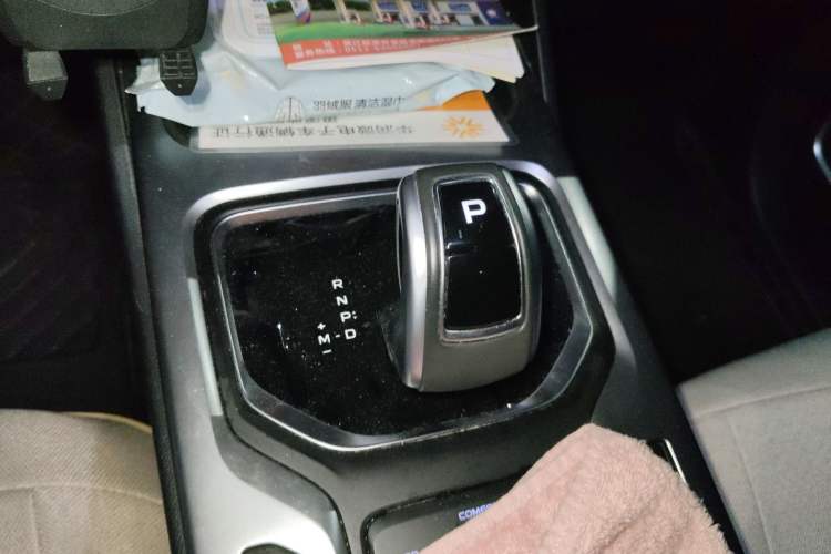 Used Geely Auto Haoyue 2022 1.8TD Automatic Prestige 7-Seater Gear Lever