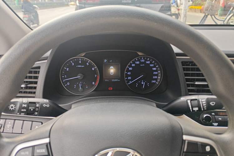 Used Hyundai Elantra (6th Generation / Lingdong) 2016 1.6L Automatic ZhiXuan – Elite Version
