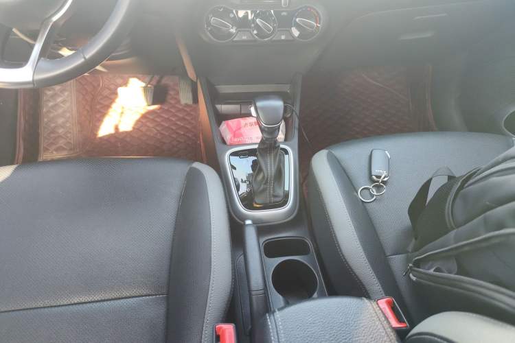 Used Kia kx1 Stonic 2021 1.4L CVT Fun Edition Gear Lever