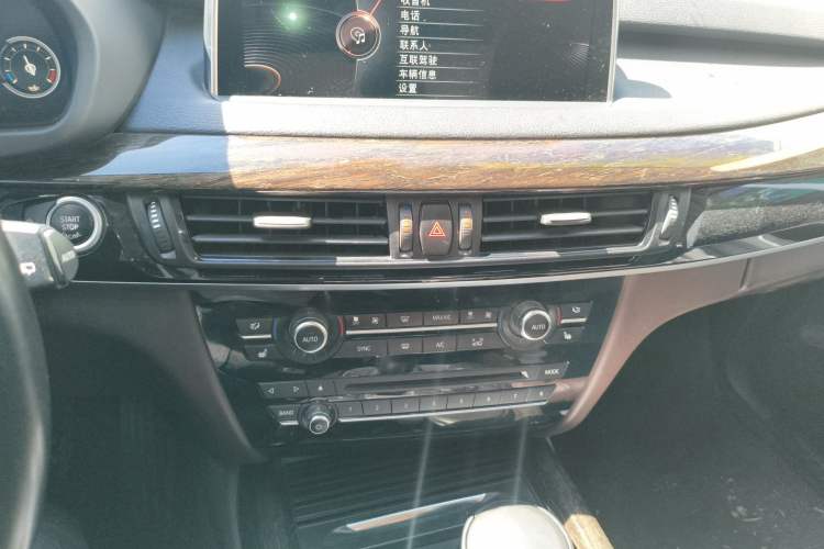 Used BMW X5 2014 xDrive35i Leading Model Audio And AC Panel