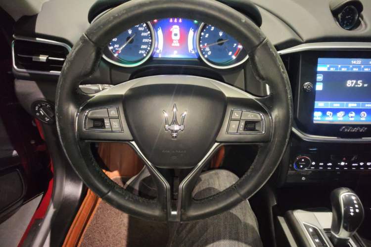 Used Maserati Ghibli 2014 3.0T Standard Edition Steering Wheel