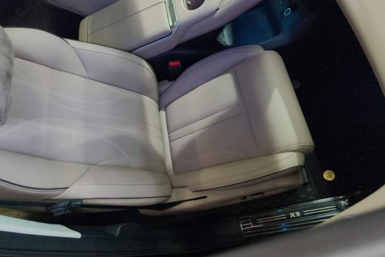 Used XPeng X9 2024 702 Ultra-Long Range Max