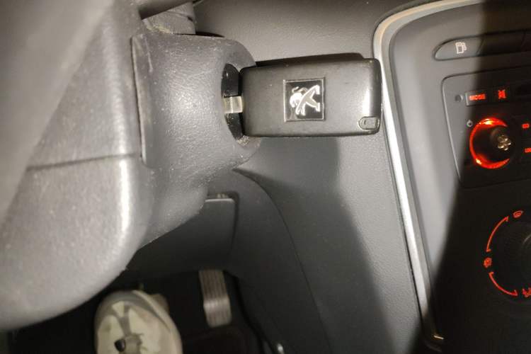 Used Peugeot 308 2013 1.6L Automatic YouShang Model
