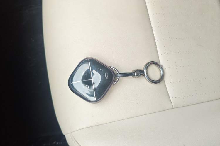 Used Wuling Bingo PLUS 2024 330 km Range Five-Seater Version