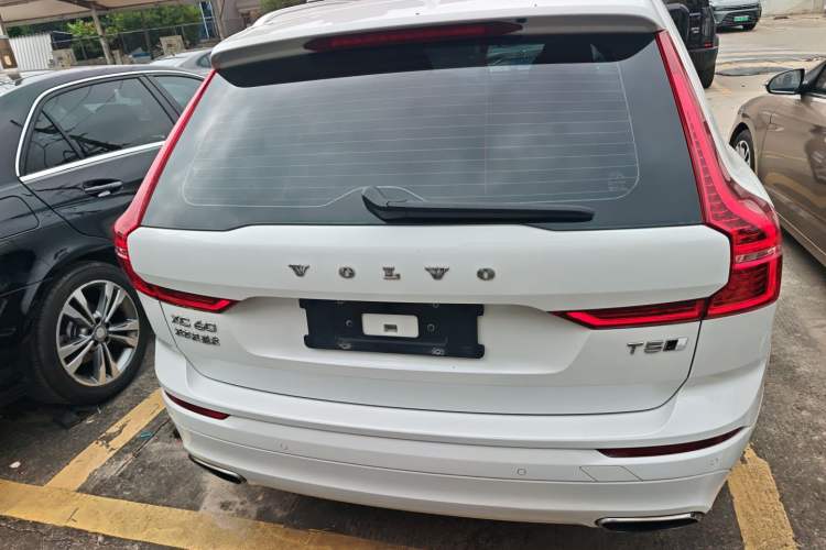 Used Volvo XC60 2019 T5 4x4 Smart Edition China V Standard