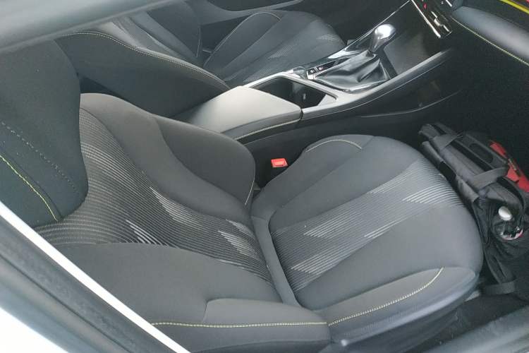 Used Roewe i5 2021 1.5L CVT Platinum Edition
