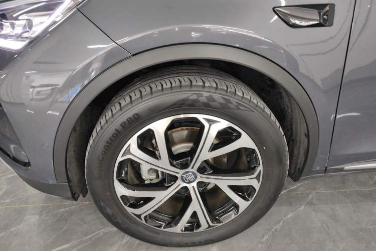 Used BYD Tang New Energy 2025 Intelligent Driving Version DM-i 115KM Flagship Edition Exterior 4