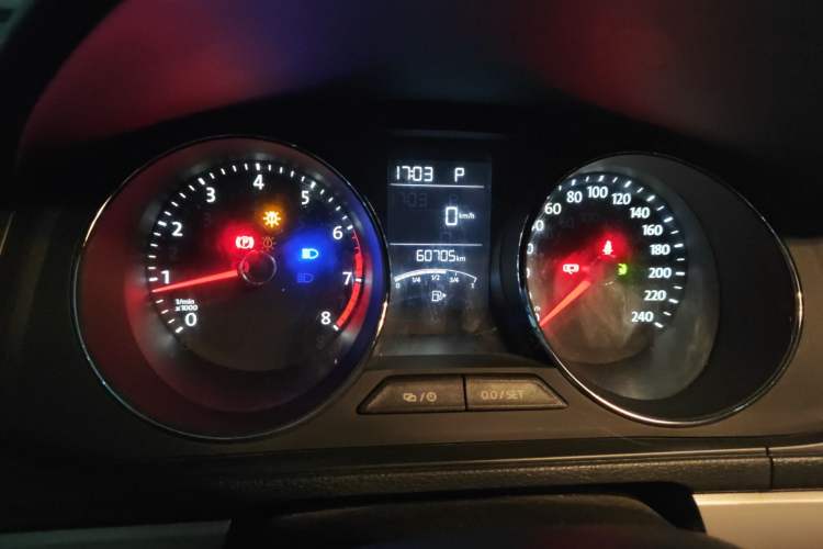 Used Volkswagen Lavida 2017 1.6L Automatic Comfort Edition Odometer Close Up