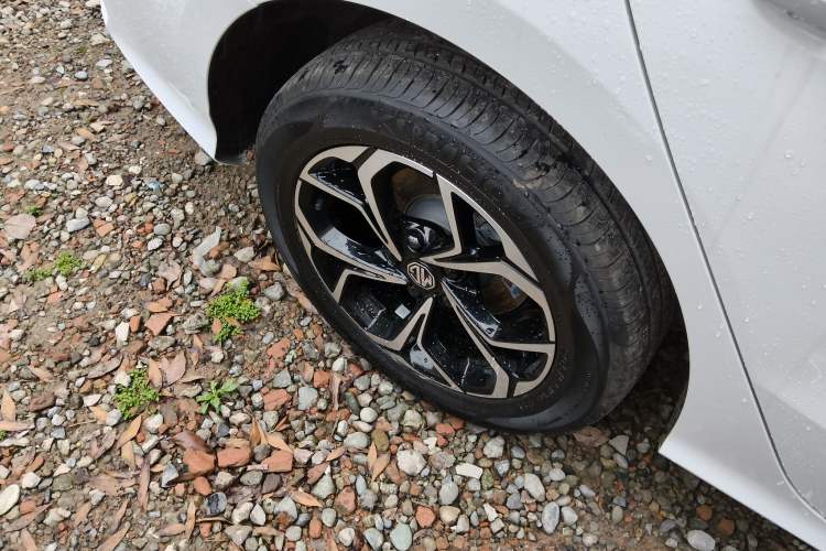 Used MG 5 2023 180 DVVT CVT Luxury Edition Right Rear Wheel Hub