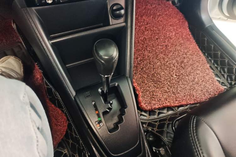 Used Toyota YARiS L Zhi Xiang 2017 1.5E CVT Dynamic Edition Gear Lever