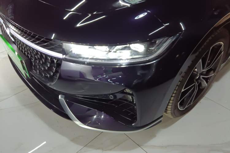 Used VOYAH PASSION 2024 PHEV Four-Wheel Drive Ultra-Long Range Flagship Model Left Front Headlight