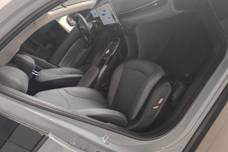 Used ARCFOX T1 2025 Model 425 PLUS