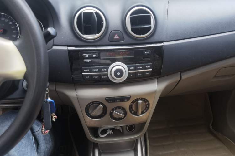 Used CHANGAN Alsvin V3 2012 1.3L Manual Standard Edition Audio And AC Panel