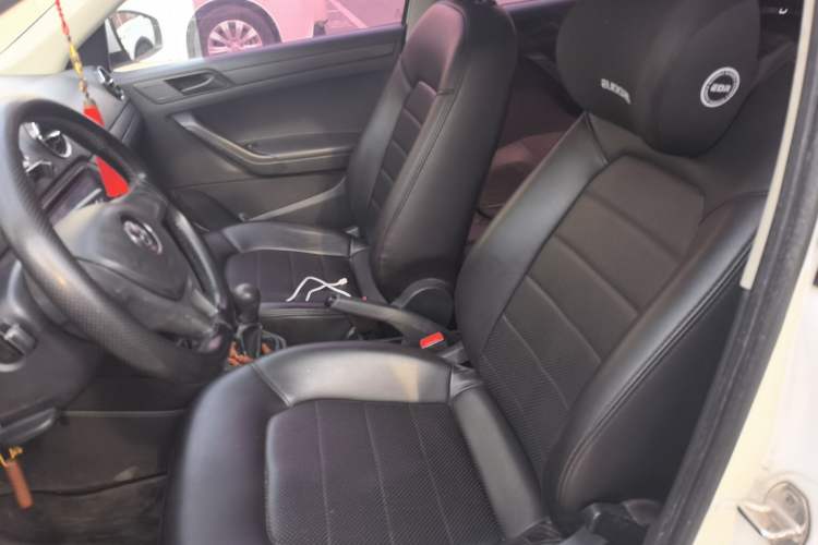 Used Volkswagen Jetta 2017 1.5L Manual Fashion Edition
