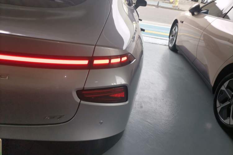 Used XPeng P7 2020 670N Right Rear Taillight