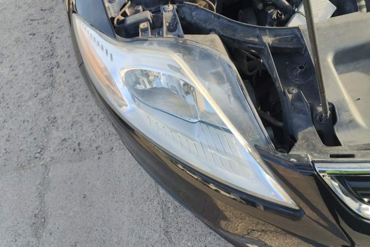 Used Ford Mondeo 2011 2.3L Fashion Edition Right Front Headlight