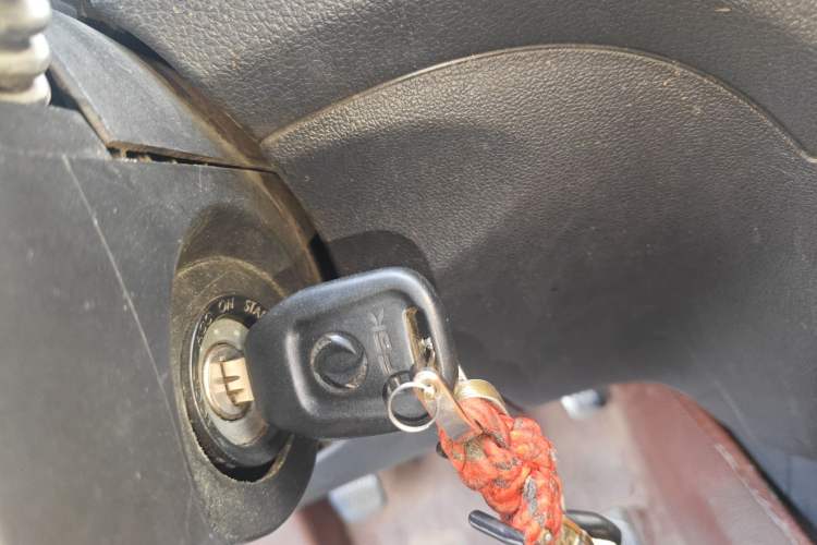 Used Dongfeng Fengon 330 2014 1.5L Manual Utility Version DK15 Vehicle Key