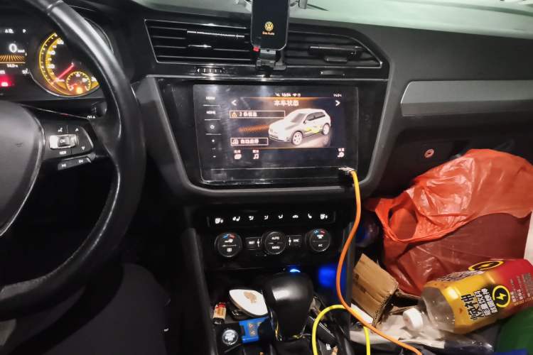 Used Volkswagen Tiguan L 2019 Revised 330TSI Automatic Two-Wheel Drive Smart & Luxury Edition China VI Standard Audio And AC Panel