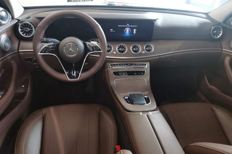 Used Mercedes-Benz E-Class 2021 Facelift E 300 L Stylish Edition Center Console