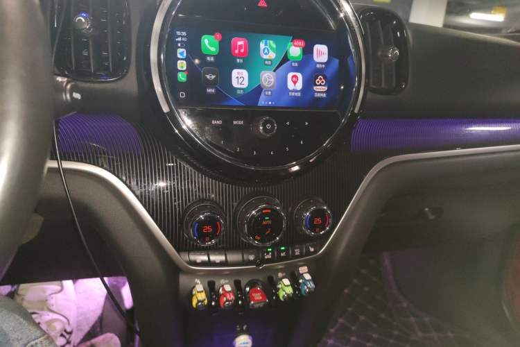 Used MINI Countryman 2021 2.0T COOPER S Audio And AC Panel