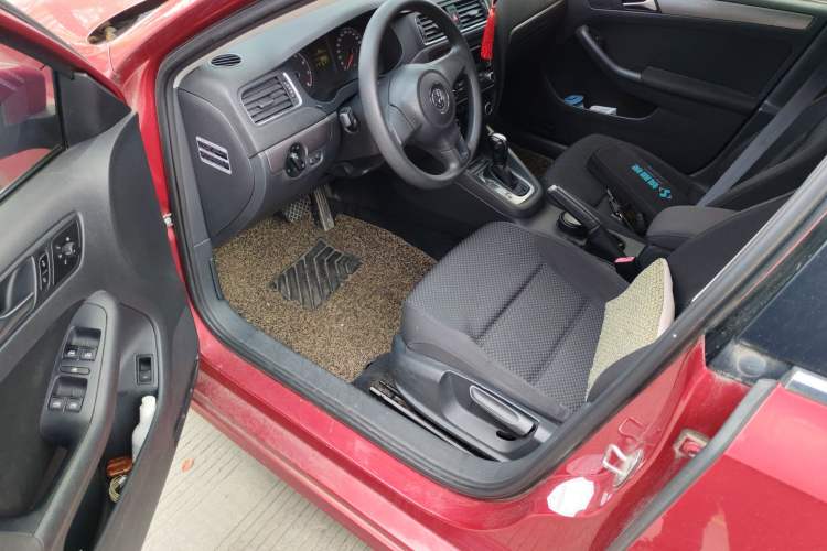 Used Volkswagen Sagitar 2012 1.6L Automatic Fashion Edition