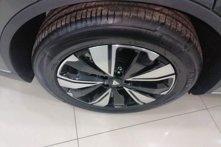 Used Deepal SL03 2025 Revised Version Range-Extended Elite Edition Right Rear Wheel Hub