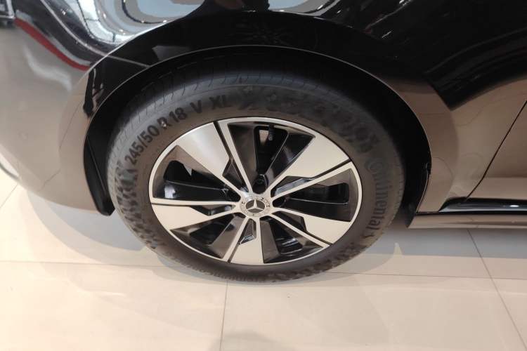 Used Mercedes-Benz V-Class 2022 V 260 L Long Wheelbase Prestige Edition Left Front Wheel Hub