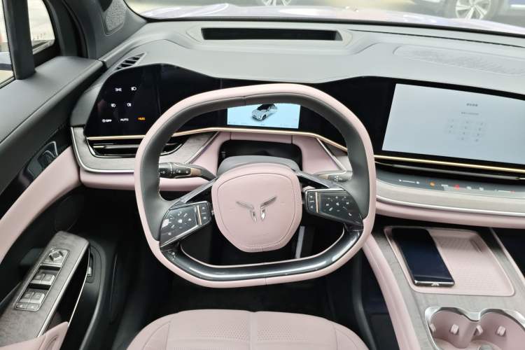 Used Hongqi Tiangong 08 2025 680 Ultra Four-Wheel-Drive Version Steering Wheel