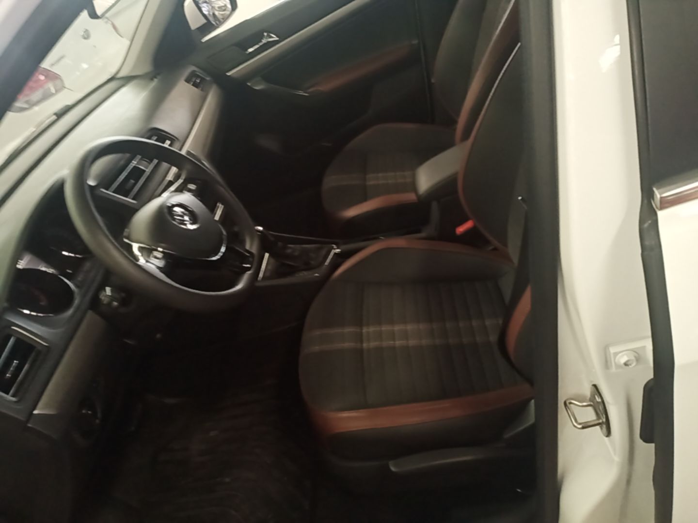 Vordere Reihe im Auto