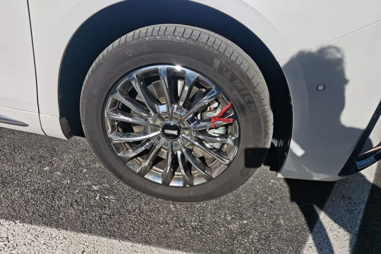 Used Wey Gaoshan 2025 Four-Wheel Drive Alpine 8 Right Front Wheel Hub