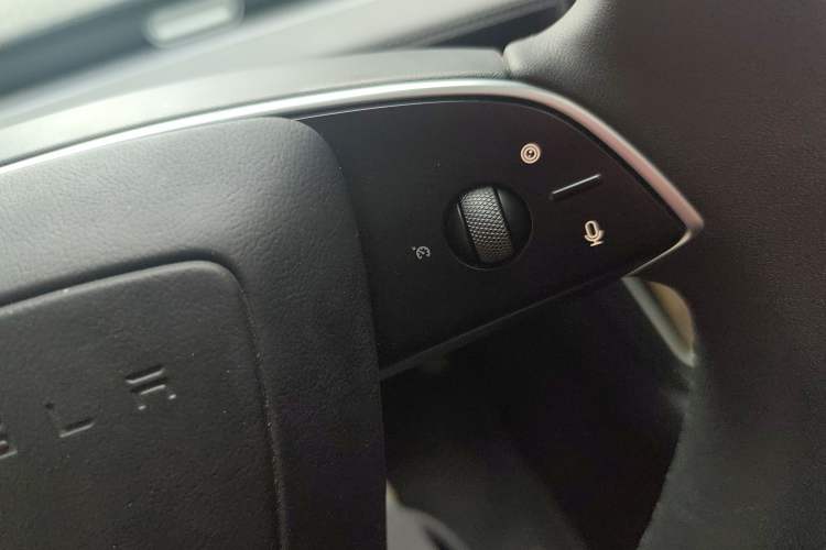 Used Tesla Model Y 2025 Rear-Wheel-Drive Version Gear Lever