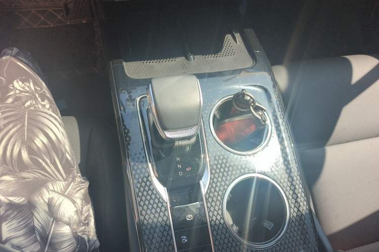 Used Hongqi HS3 PHEV 2025 Model PHEV 117km Jingwei PLUS Edition