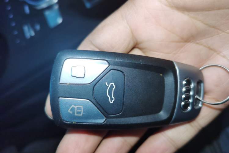 Used Audi A4L 2018 30th Anniversary Edition 40 TFSI Fashion Model Vehicle Key