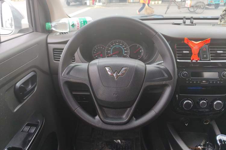 Used Wuling Rongguang V 2018 1.5L Standard Version Steering Wheel