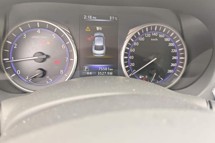 Used Infiniti Q50L 2016 2.0T Enjoyment Edition Odometer Close Up