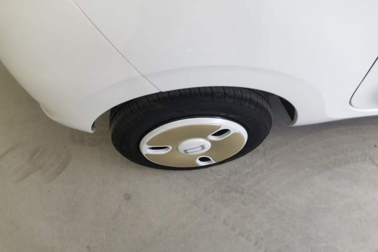 Used Bestune Pony 2026 222km Colorful Horse Right Rear Wheel Hub