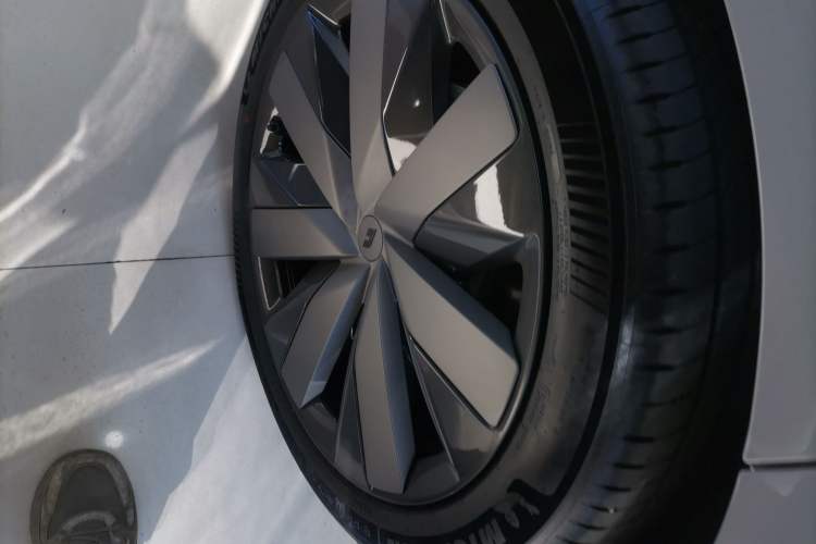 Used Li Auto Li Auto i8 2025 Model Standard Version
