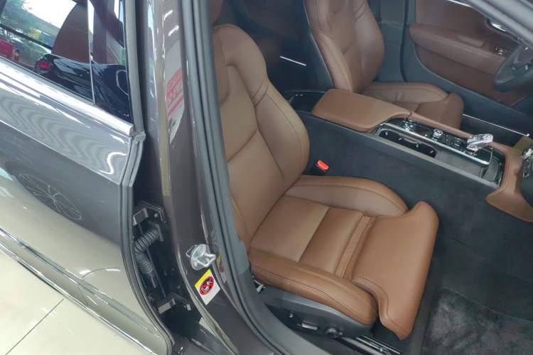 Used Volvo S90 2023 B5 Luxury Smart Edition