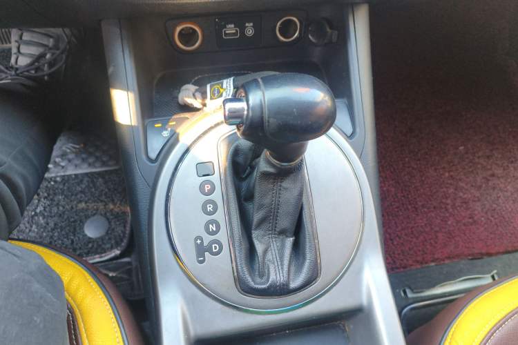 Used Kia Sportage R 2015 2.0L Automatic Two-Wheel Drive DLX Model