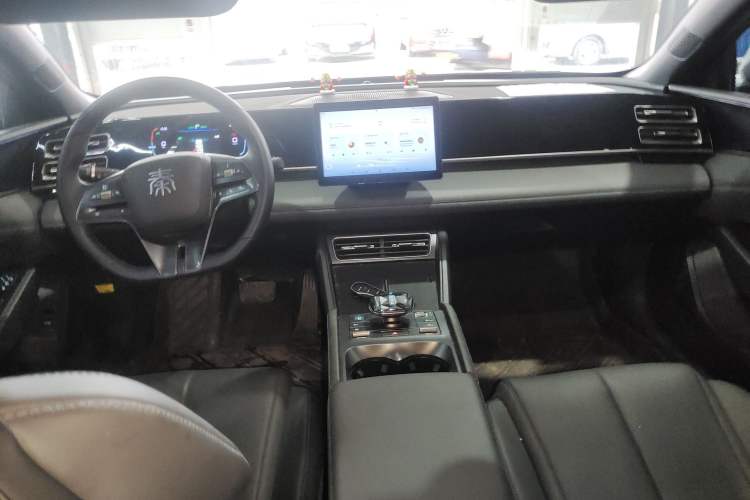 Used BYD Qin L 2024 DM-i 80KM Leading Model
