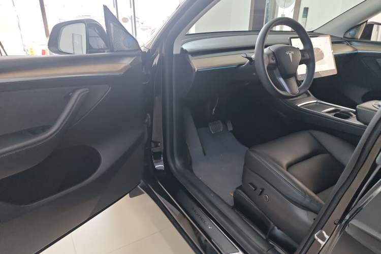 Used Tesla Model Y 2022 Rear-Wheel-Drive Version