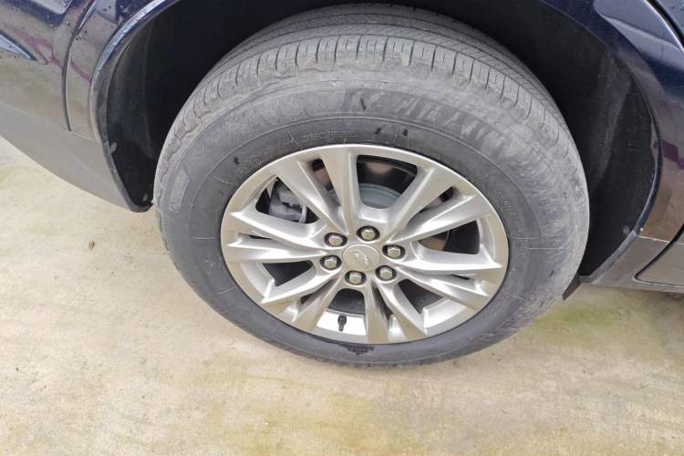 Used Cadillac XT5 2022 2.0T Four-Wheel Drive Luxury Version Exterior 5