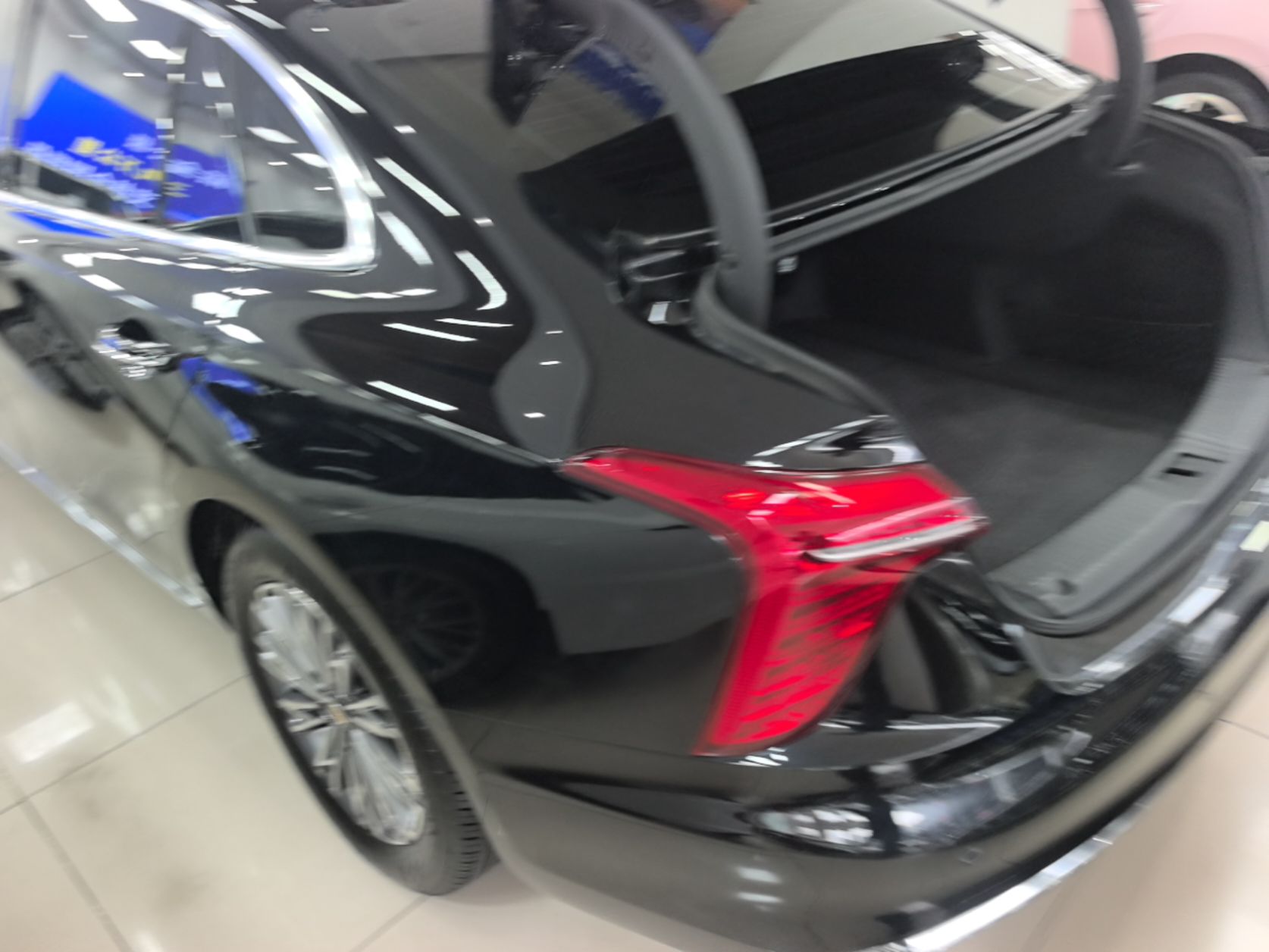 Hongqi H5 2024 1.5T DCT Smart Connect Flagship Edition - Chinese Trim Yun — снимка 4